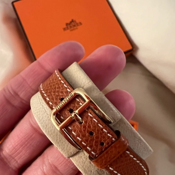 Kelly watch gold buckle with caramel strap main image 3